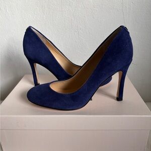 NIB Ivanka Trump Janie Almond Toe Pump Heel Navy Blue Suede Size 5.5